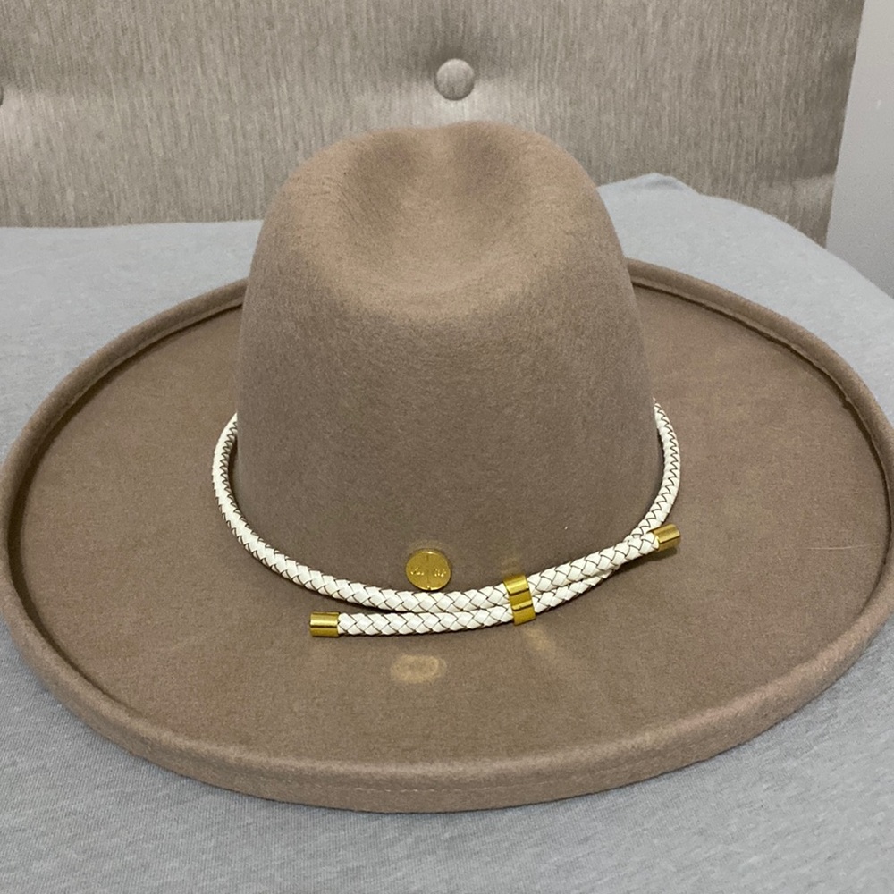Gigi and Pip-Cara Loren Pencil Brim -Never Worn